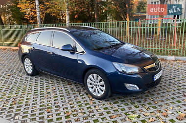 Універсал Opel Astra 2012 в Івано-Франківську