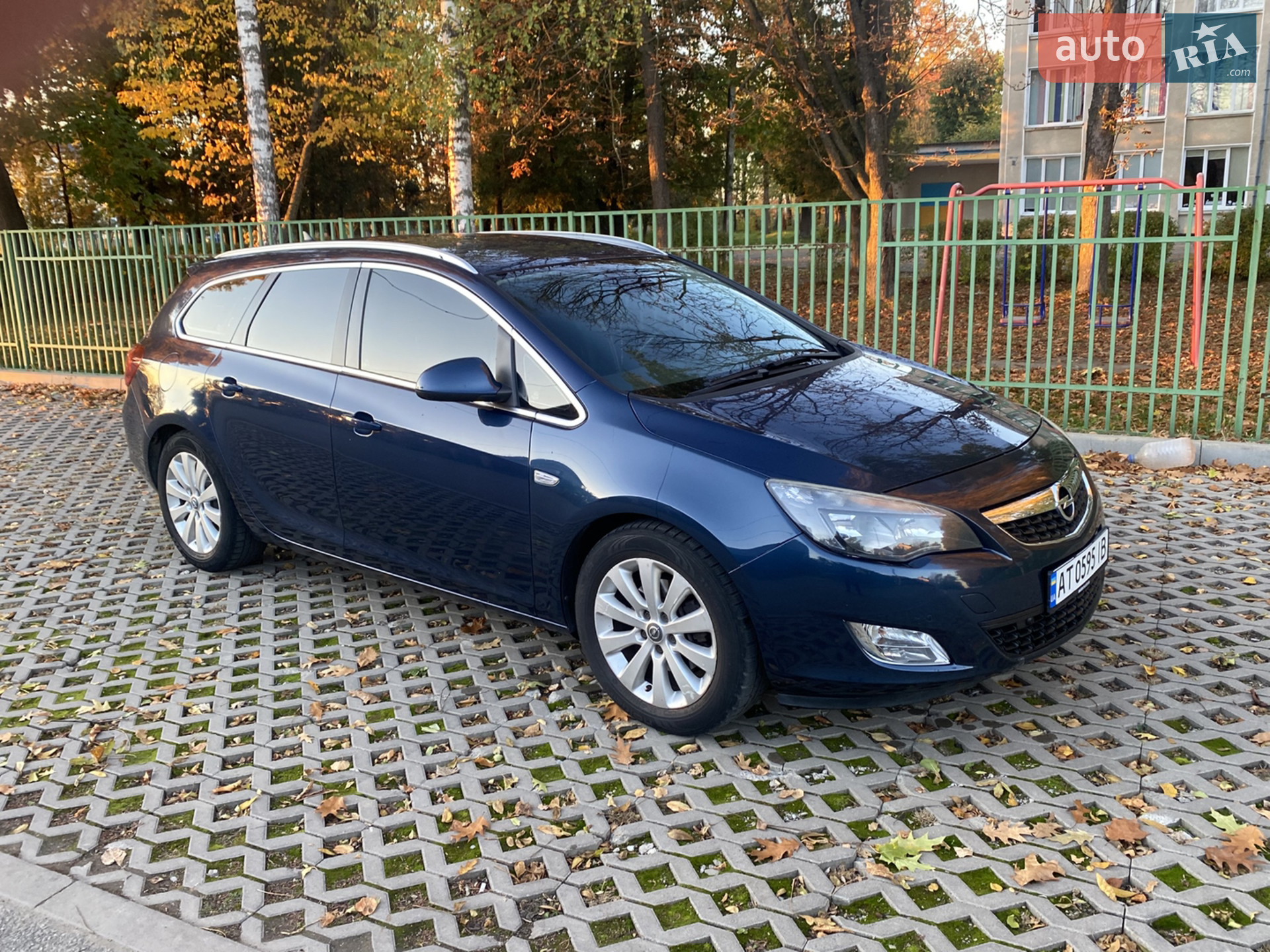 2012 Opel Astra - фото 1