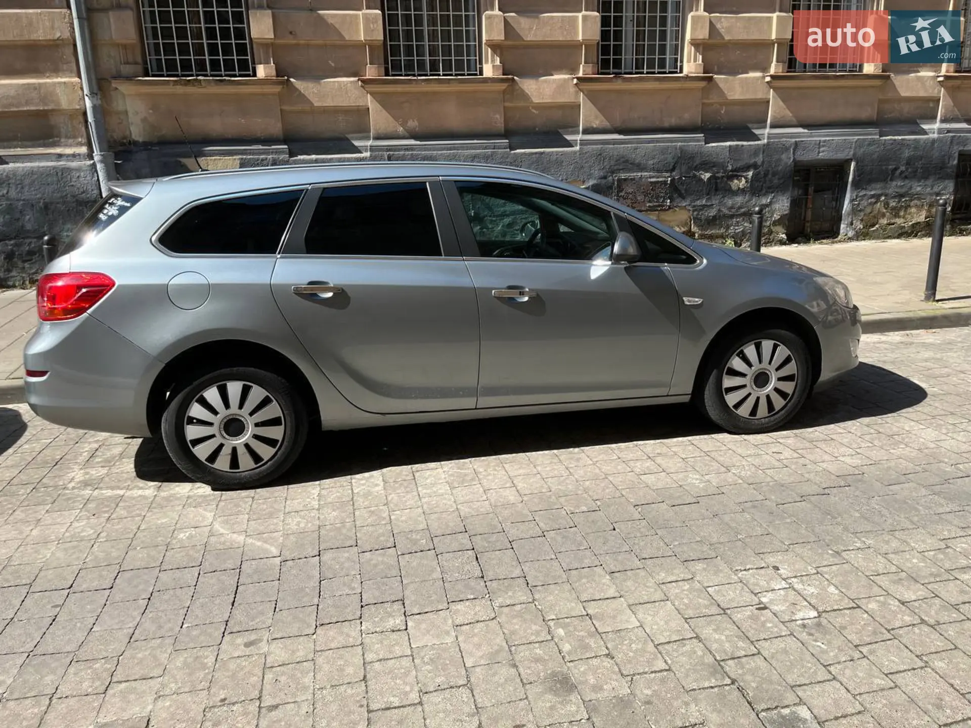 2011 Opel Astra - фото 1