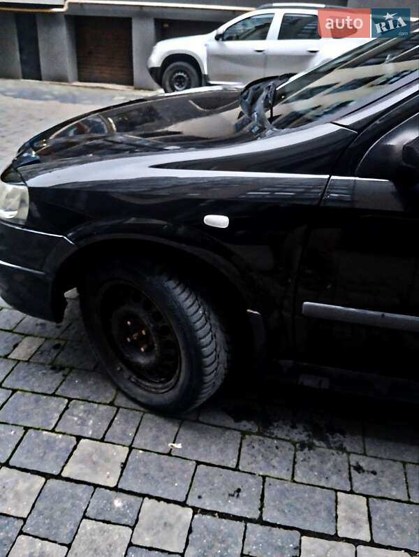 Седан Opel Astra 2006 в Ивано-Франковске