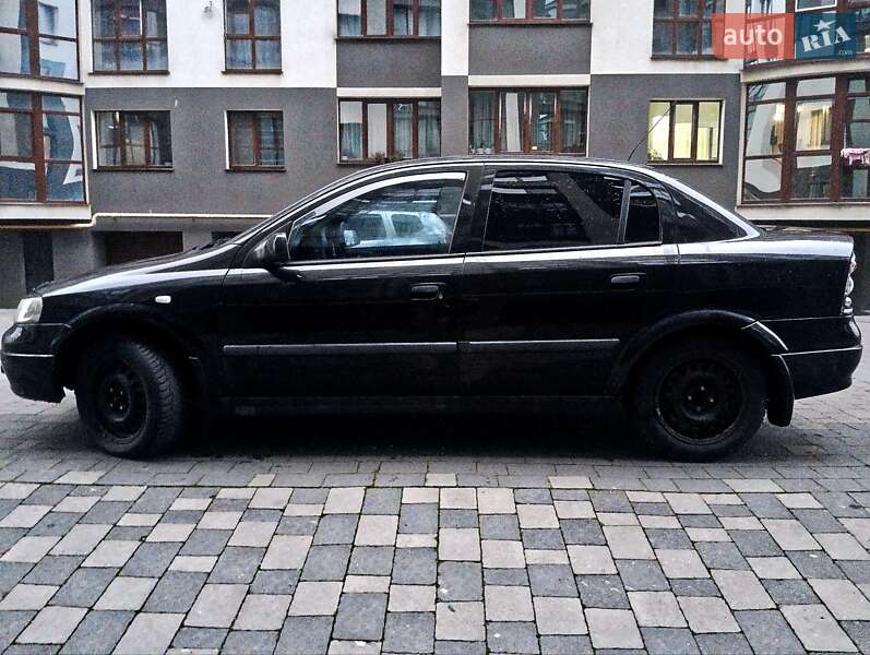 Седан Opel Astra 2006 в Ивано-Франковске