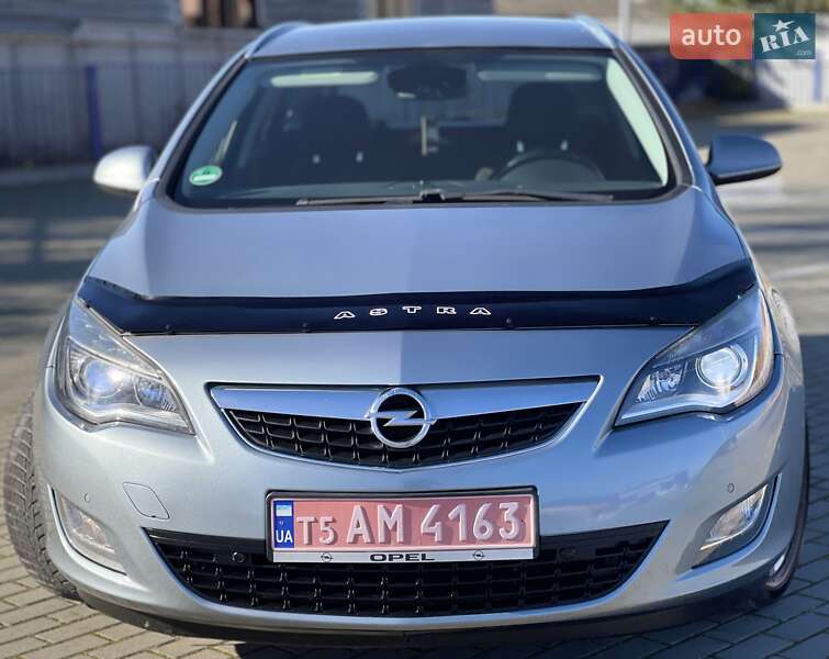 Универсал Opel Astra 2011 в Тернополе