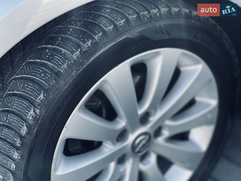 Универсал Opel Astra 2011 в Тернополе