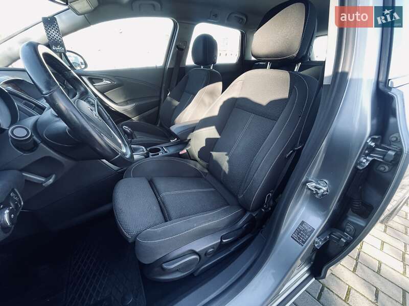 Универсал Opel Astra 2011 в Тернополе