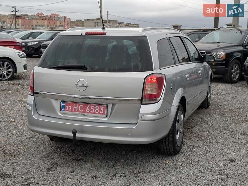 Универсал Opel Astra 2008 в Ровно
