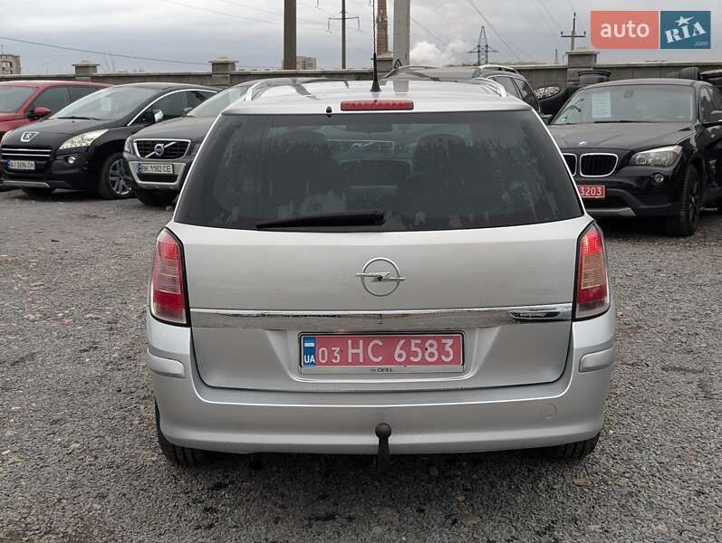 Универсал Opel Astra 2008 в Ровно