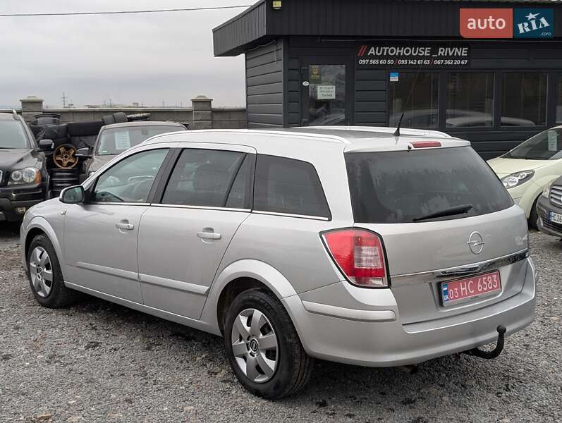 Универсал Opel Astra 2008 в Ровно