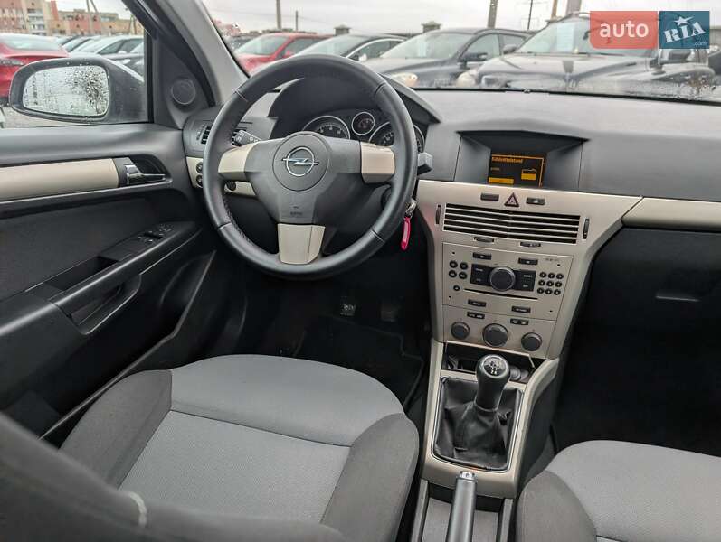 Универсал Opel Astra 2008 в Ровно