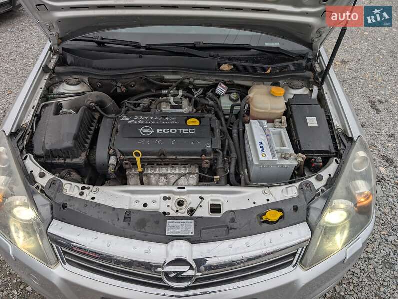 Универсал Opel Astra 2008 в Ровно