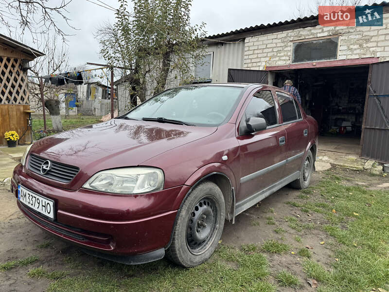 Седан Opel Astra 2005 в Брусилові