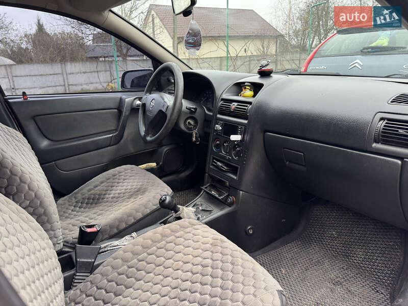 Седан Opel Astra 2005 в Брусилові