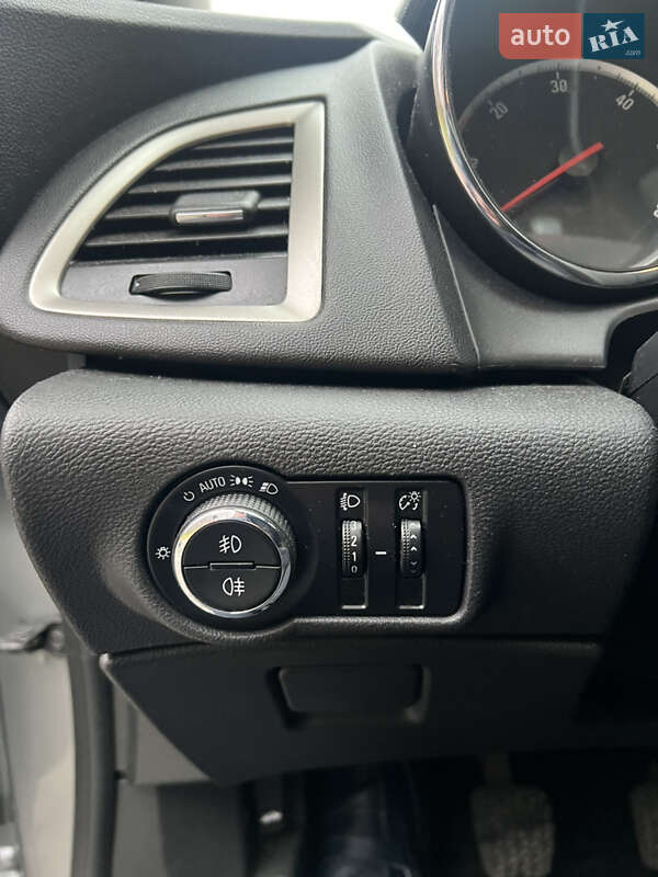 Універсал Opel Astra 2011 в Львові