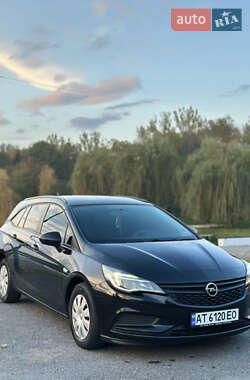 Універсал Opel Astra 2017 в Івано-Франківську