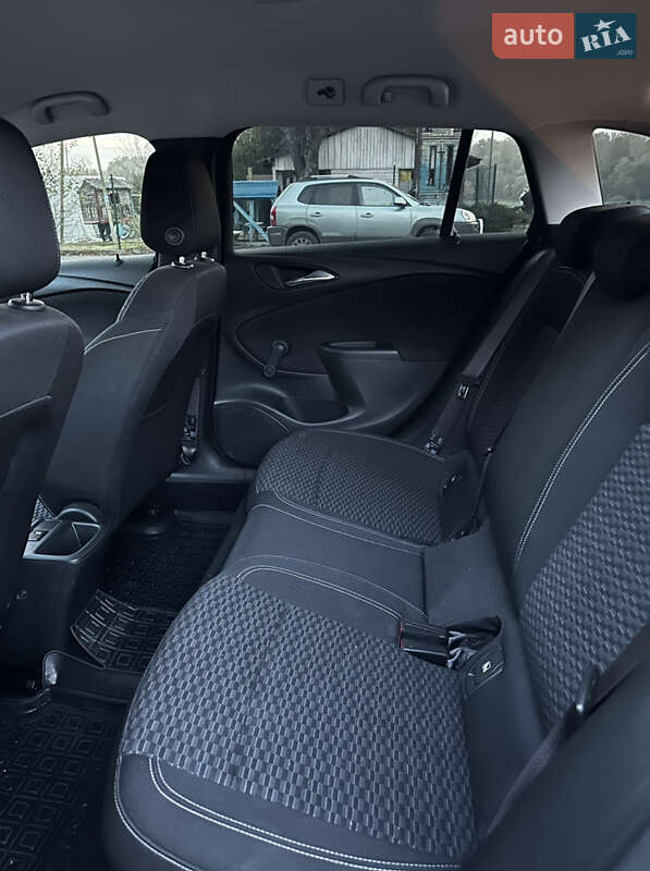 Универсал Opel Astra 2017 в Ивано-Франковске