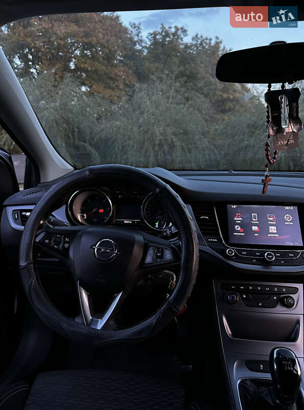 Универсал Opel Astra 2017 в Ивано-Франковске