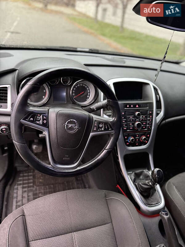 Универсал Opel Astra 2013 в Киеве фото 14 Универсал Opel Astra 2013 в Киеве