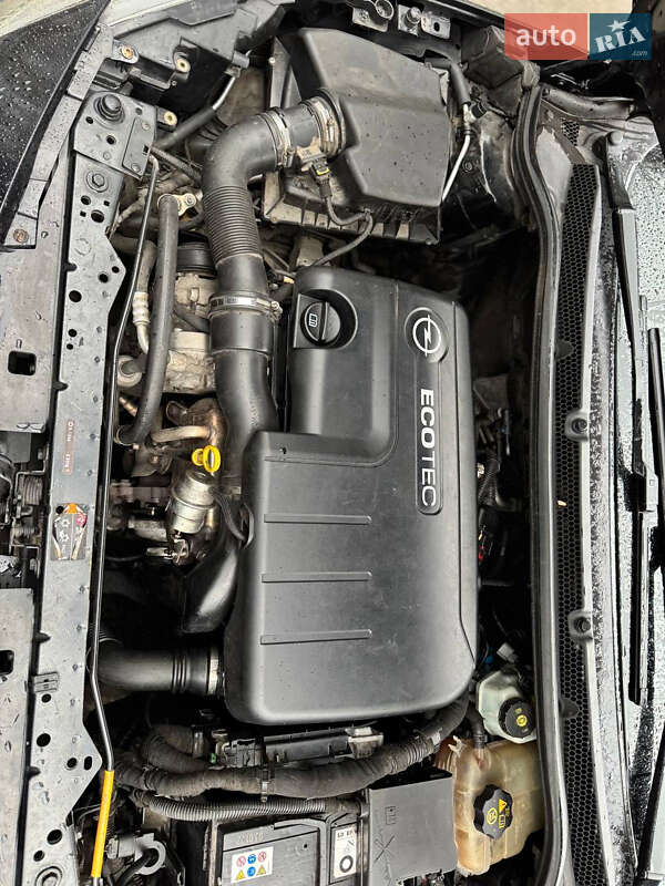 Универсал Opel Astra 2013 в Киеве фото 19 Универсал Opel Astra 2013 в Киеве