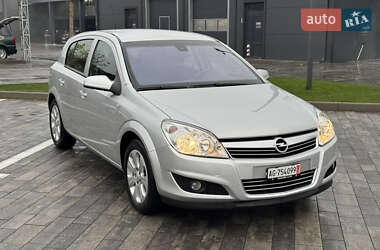 Хэтчбек Opel Astra 2009 в Луцке