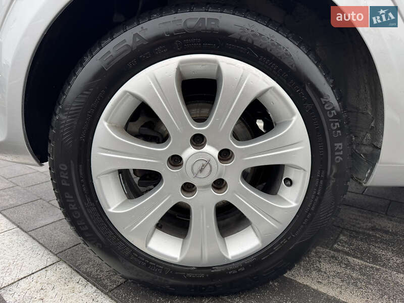 Хетчбек Opel Astra 2009 в Луцьку фото 29 Хетчбек Opel Astra 2009 в Луцьку