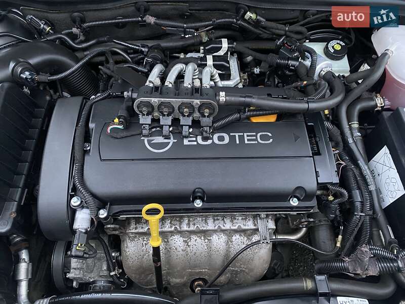 Универсал Opel Astra 2010 в Харькове