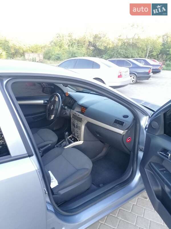 Хетчбек Opel Astra 2008 в Запоріжжі