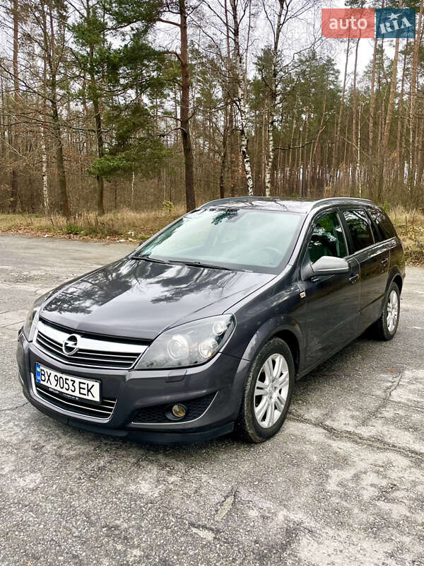 Универсал Opel Astra 2009 в Полонном
