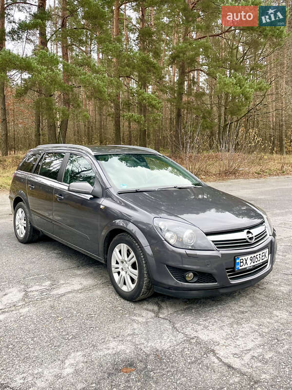 Универсал Opel Astra 2009 в Полонном