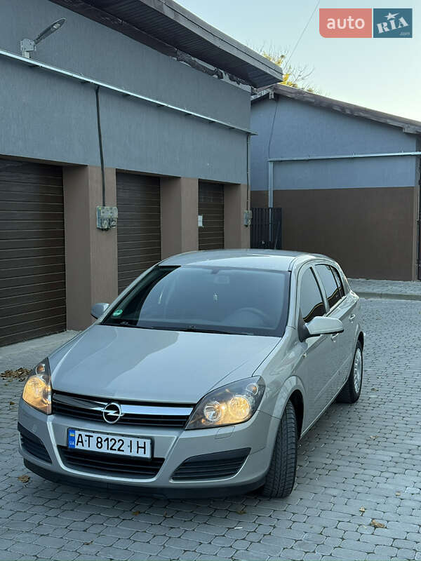 Хэтчбек Opel Astra 2006 в Ивано-Франковске