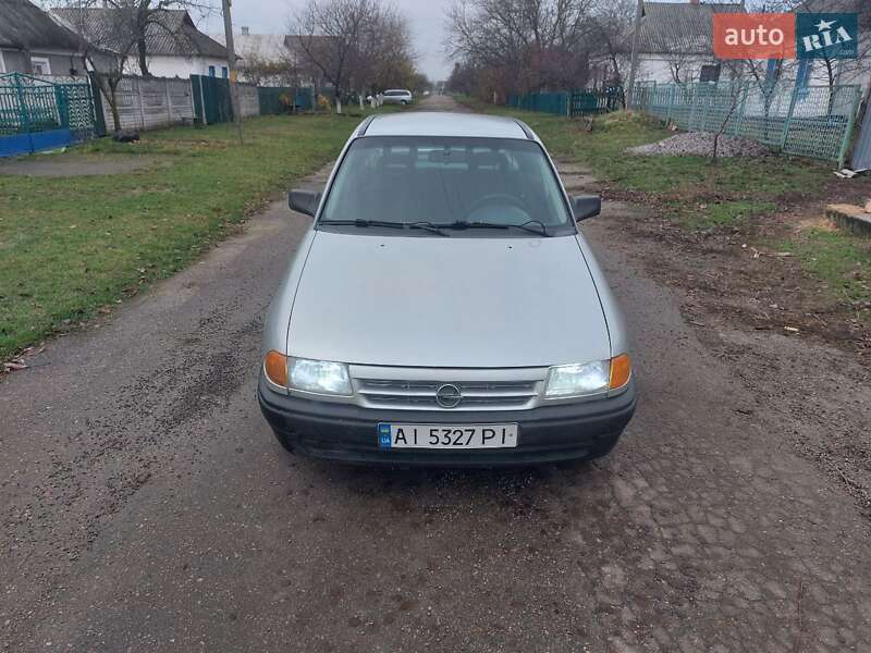 Седан Opel Astra 1993 в Белой Церкви