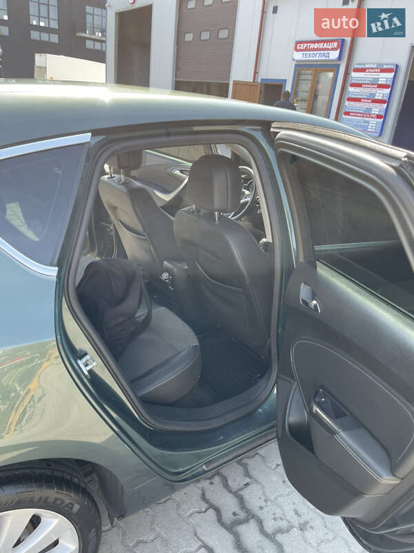 Хэтчбек Opel Astra 2010 в Львове