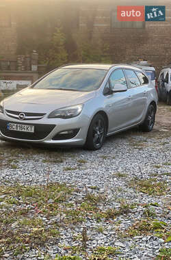 Универсал Opel Astra 2013 в Львове