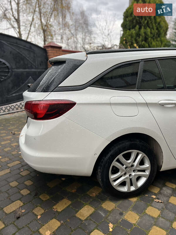 Універсал Opel Astra 2018 в Львові