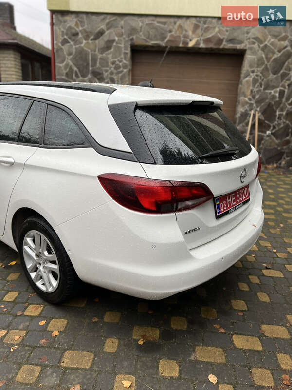 Універсал Opel Astra 2018 в Львові