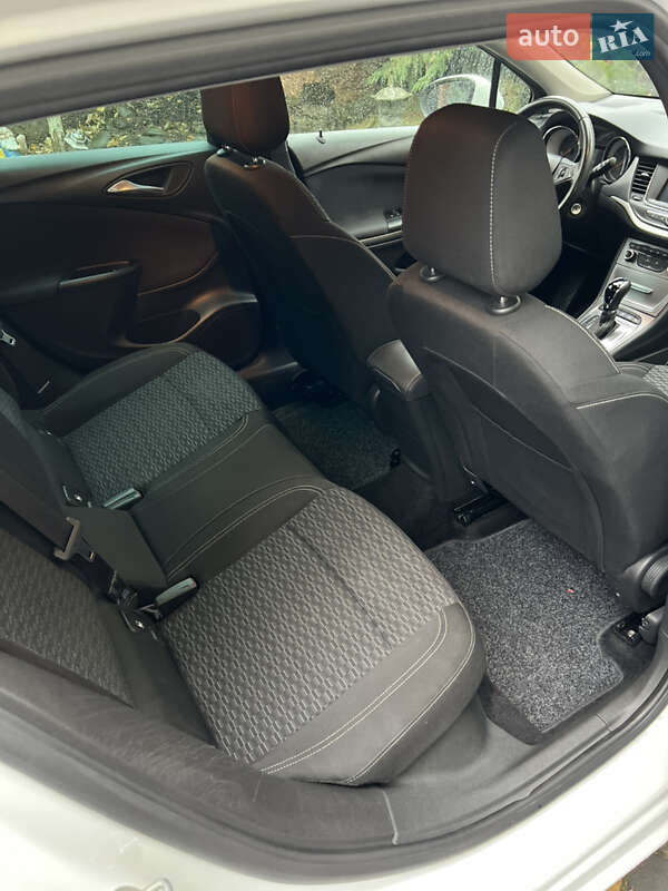 Універсал Opel Astra 2018 в Львові