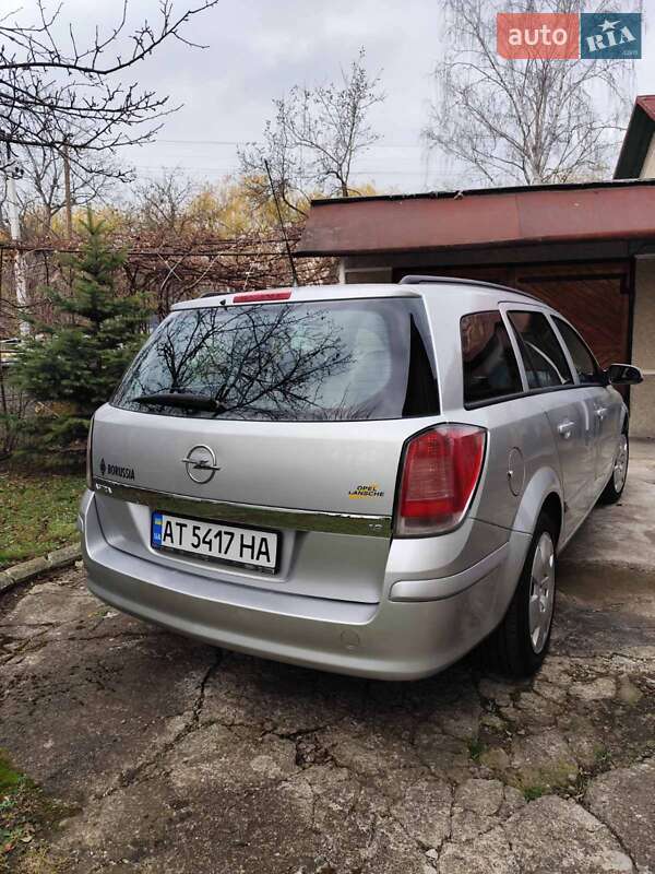 Универсал Opel Astra 2005 в Надворной