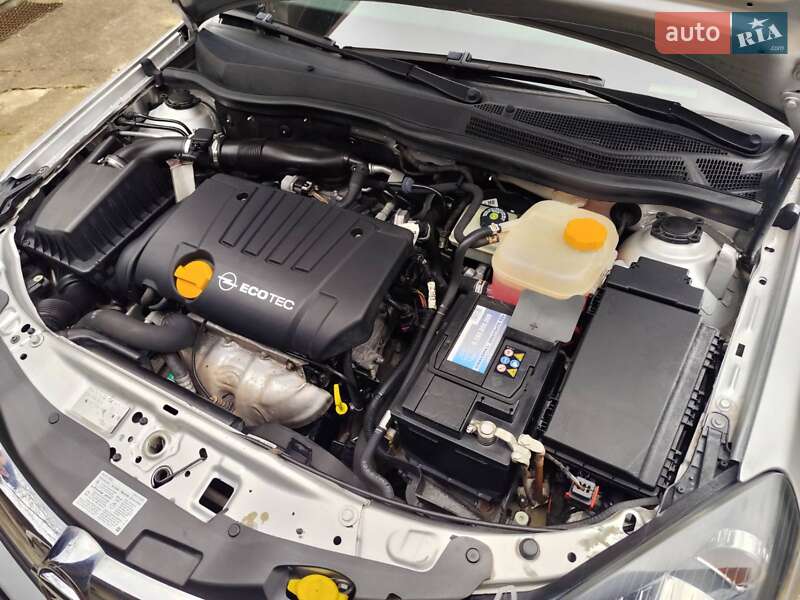 Универсал Opel Astra 2005 в Надворной