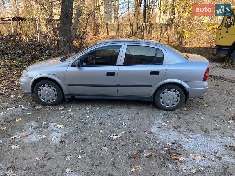 Седан Opel Astra 2005 в Запоріжжі