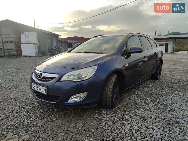 Универсал Opel Astra 2011 в Черновцах