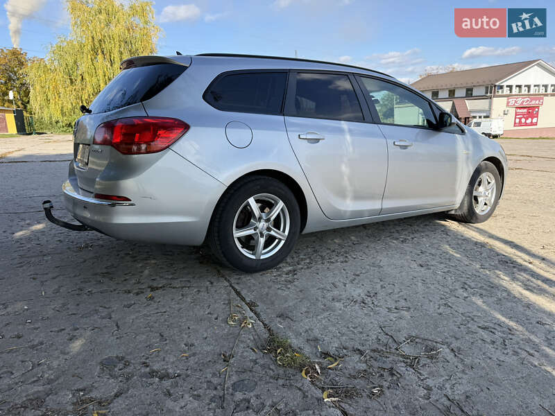 Універсал Opel Astra 2013 в Ладижині