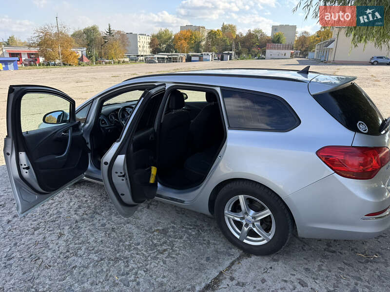 Універсал Opel Astra 2013 в Ладижині