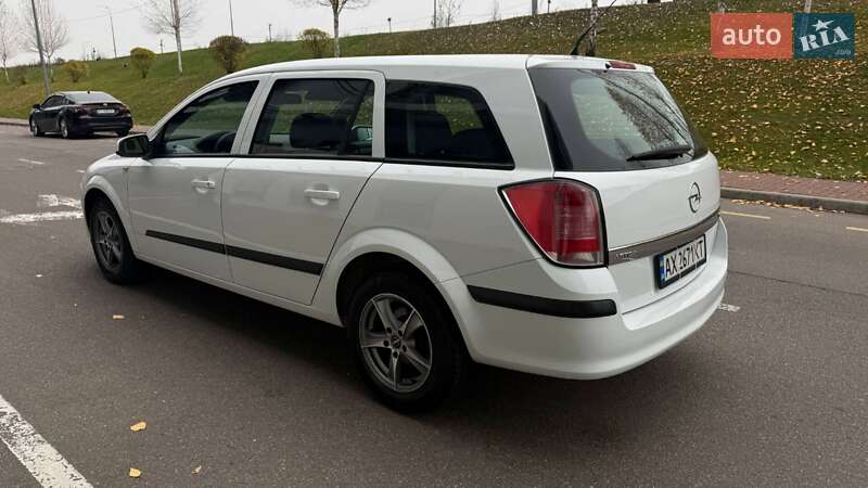 Хэтчбек Opel Astra 2006 в Боярке