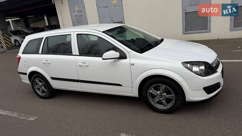 Хэтчбек Opel Astra 2006 в Боярке