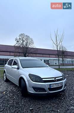 Хэтчбек Opel Astra 2006 в Мукачево