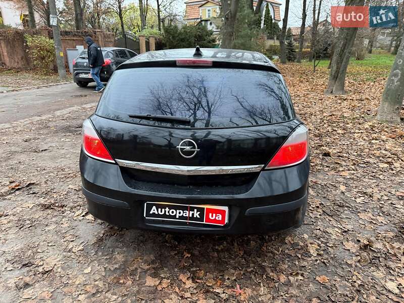 Хэтчбек Opel Astra 2005 в Киеве