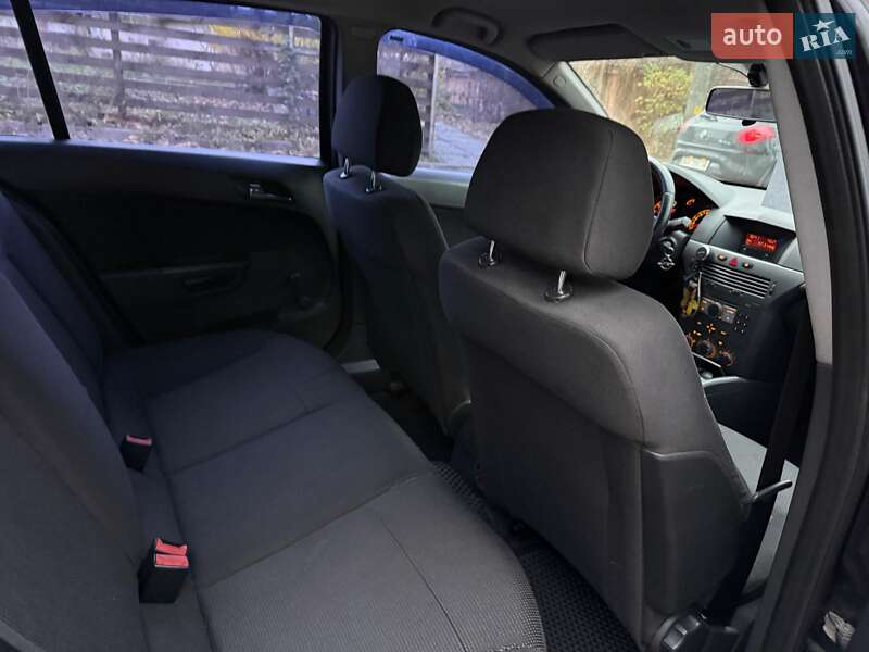 Хэтчбек Opel Astra 2005 в Киеве
