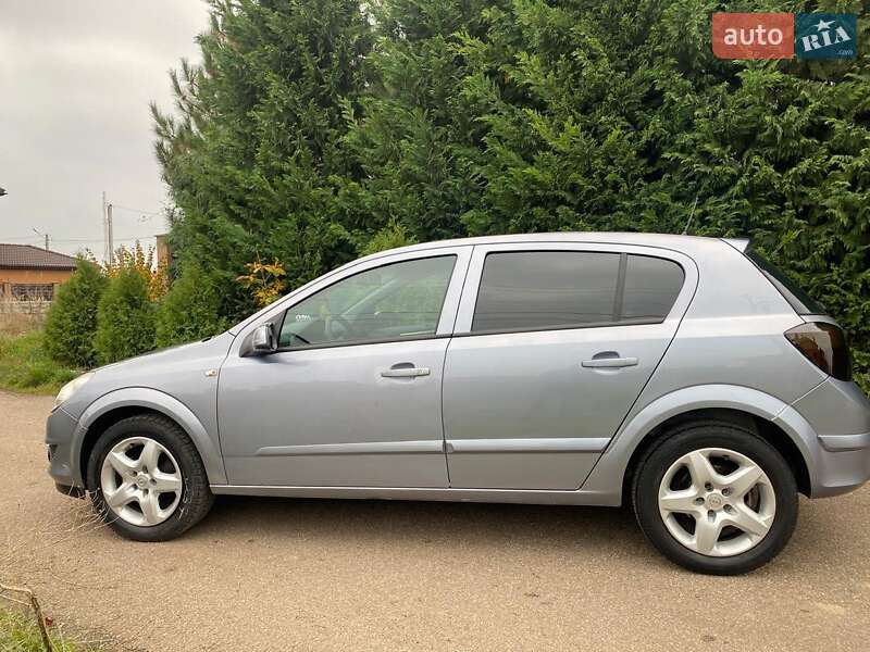 Хэтчбек Opel Astra 2007 в Одессе
