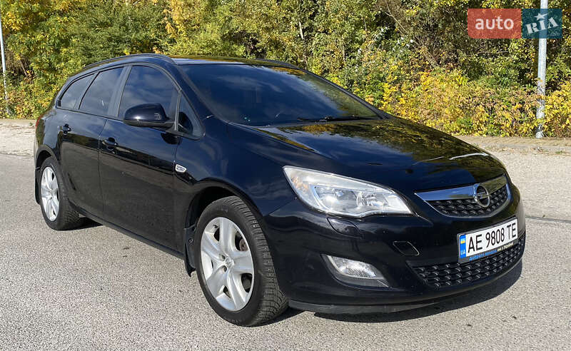 Универсал Opel Astra 2011 в Днепре