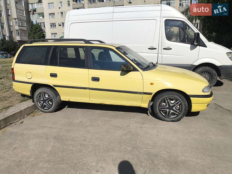Универсал Opel Astra 1995 в Новоднестровске фото 3 Универсал Opel Astra 1995 в Новоднестровске