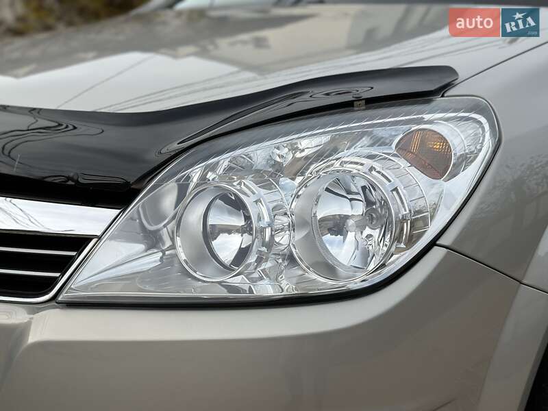 Хэтчбек Opel Astra 2008 в Одессе