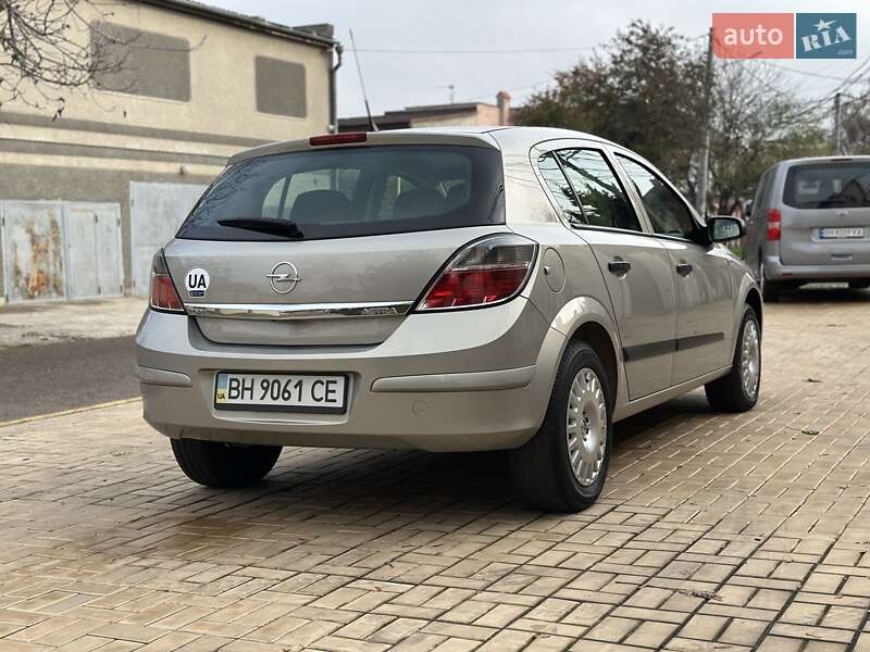 Хэтчбек Opel Astra 2008 в Одессе
